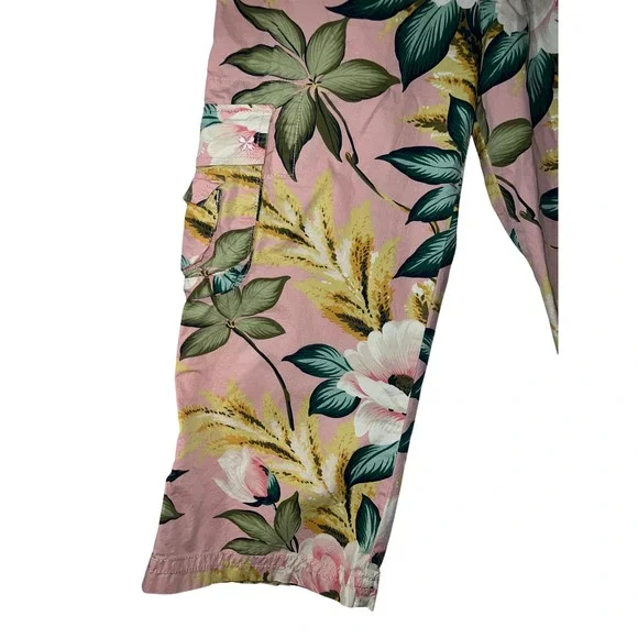 Lucky Brand Tropical Floral Cargo Capri Pants Pink Green White Bloom Print 10/30 - Picture 3 of 11